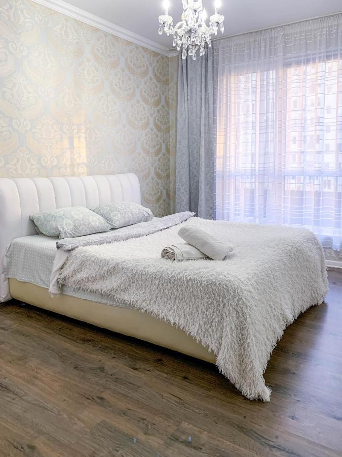 Grunvald Lux Apartment Kiev Bagian luar foto