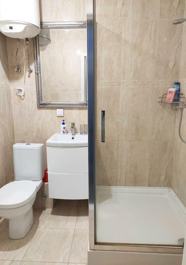 2К Quartira Na Akademgorodke Apartment Kiev Bagian luar foto